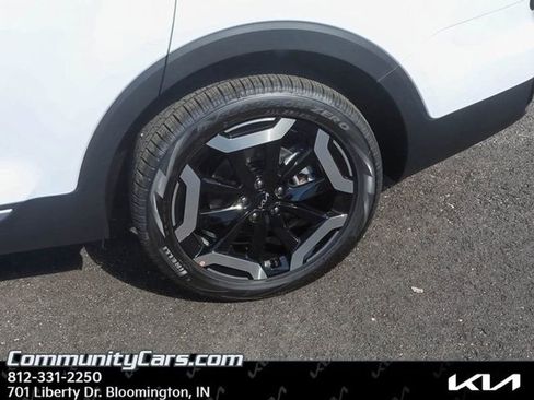 Certified 2025 Kia Telluride EX image 7