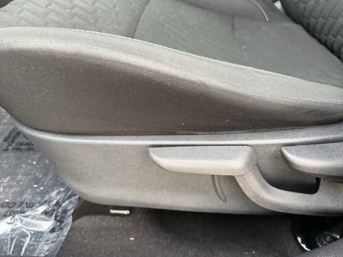 Used 2021 Nissan Kicks S image 18