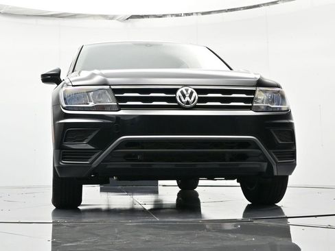 Used 2021 Volkswagen Tiguan SE image 38
