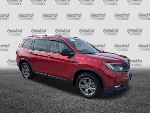Certified 2025 Honda Passport TrailSport image 2