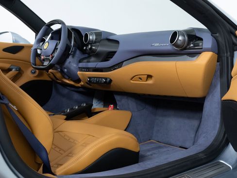 Used 2022 Ferrari F8 Tributo image 39