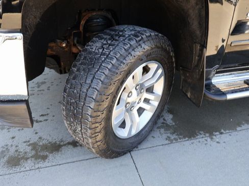 Certified 2017 Chevrolet Silverado 1500 LT w/ LT Convenience Package image 33