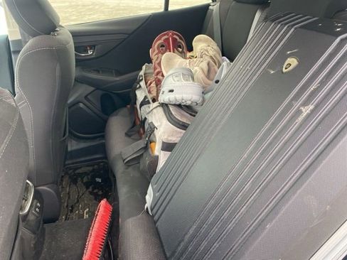 Used 2022 Subaru Outback Premium image 7