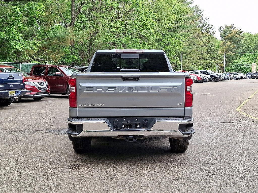 Used 2023 Chevrolet Silverado 1500 LT w/ Convenience Package II AWD/4WD image 6