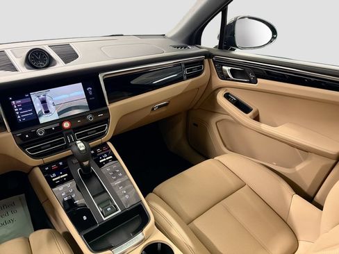 New 2026 Porsche Macan AWD/4WD image 24
