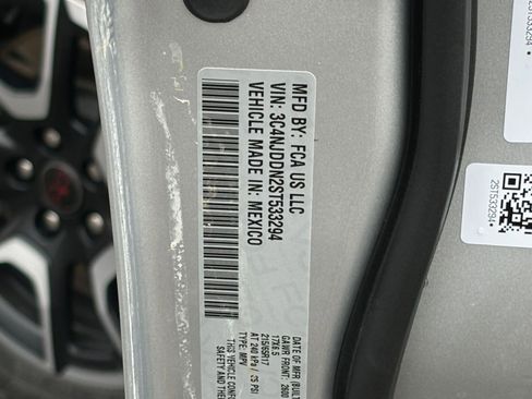 Used 2025 Jeep Compass Trailhawk image 28