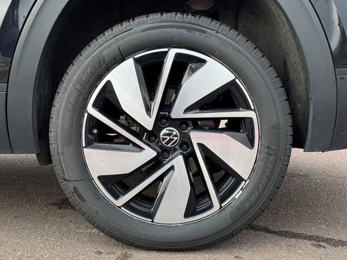 Used 2024 Volkswagen Atlas SE image 13