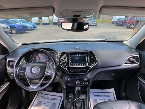 Used 2019 Jeep Cherokee Limited AWD/4WD image 10