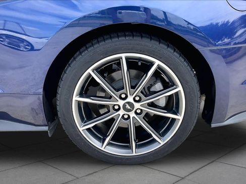 Used 2019 Ford Mustang Coupe w/ Equipment Group 101A RWD image 9