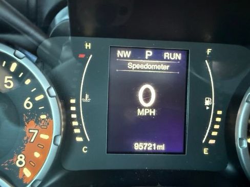 Used 2016 Jeep Renegade Latitude AWD/4WD image 15