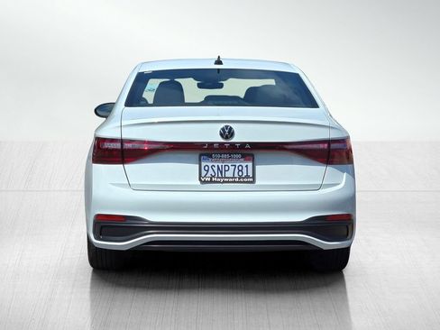 Used 2025 Volkswagen Jetta Sport FWD image 6