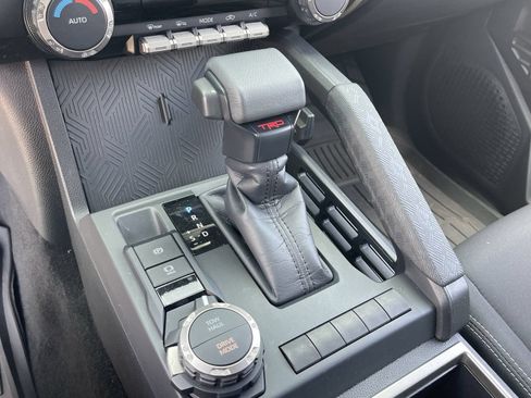 Used 2025 Toyota Tacoma TRD Sport AWD/4WD image 26
