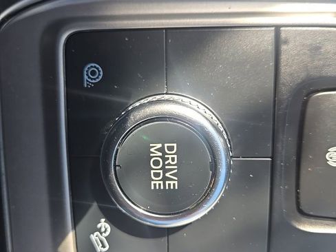 Used 2022 Ford Explorer XLT w/ Equipment Group 202A AWD/4WD image 20