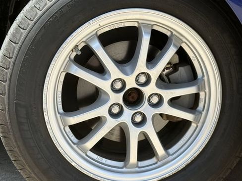 Used 2016 Toyota Prius Three w/ Advanced Technology Package FWD image 10