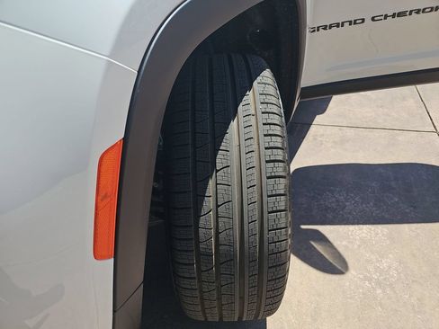 New 2026 Jeep Grand Cherokee L Limited AWD/4WD image 37