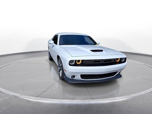 Used 2022 Dodge Challenger GT RWD image 2