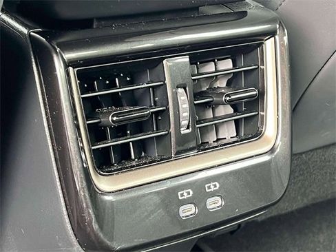 Certified 2024 Toyota Crown Platinum image 17