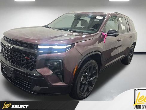 Used 2024 Chevrolet Traverse RS w/ LPO, Floor Liner Package AWD/4WD image 1