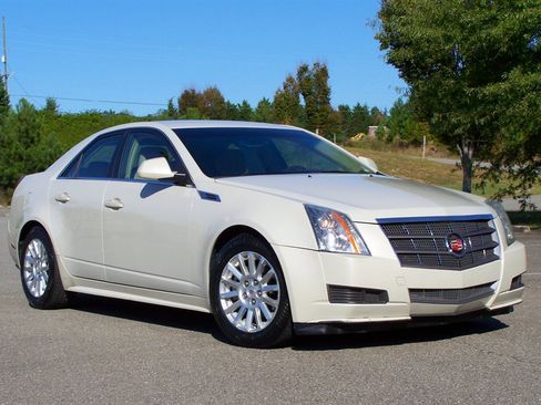 Used 2010 Cadillac CTS Luxury image 3