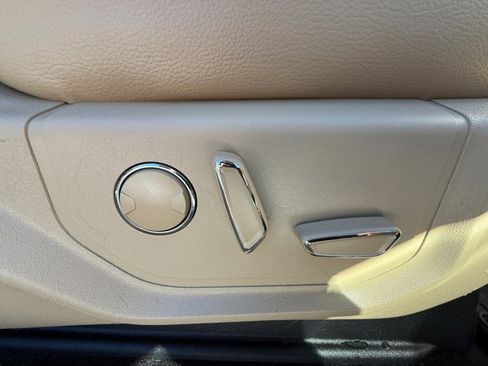 Used 2016 Ford F150 Lariat w/ Equipment Group 502A Luxury image 26