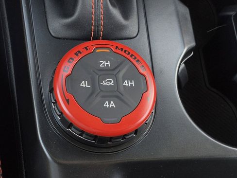 Used 2025 Ford Bronco Raptor AWD/4WD image 32