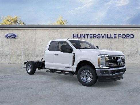 New 2026 Ford F350 XL w/ XL Chrome Package image 7