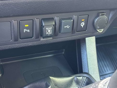 Used 2021 Toyota Tacoma TRD Off-Road w/ TRD Premium Off Road Package AWD/4WD image 30
