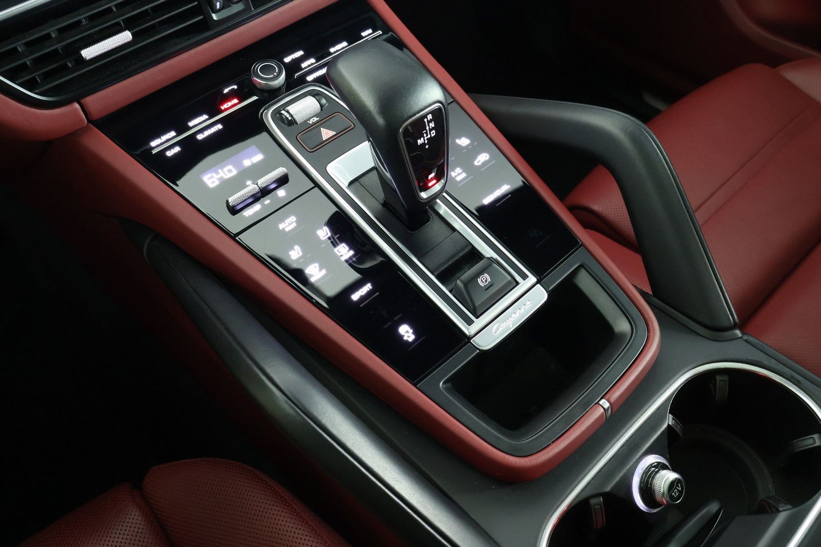 Certified 2022 Porsche Cayenne Platinum Edition AWD/4WD image 18