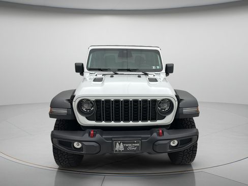 Used 2026 Jeep Gladiator Rubicon AWD/4WD image 3