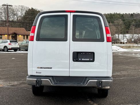 Used 2024 Chevrolet Express 2500 w/ Driver Convenience Package image 4