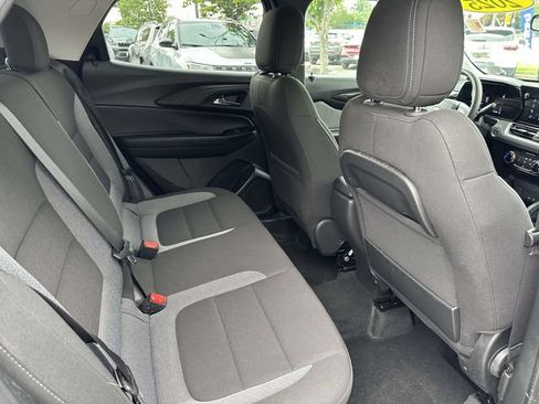 Used 2025 Chevrolet TrailBlazer LT AWD/4WD image 13