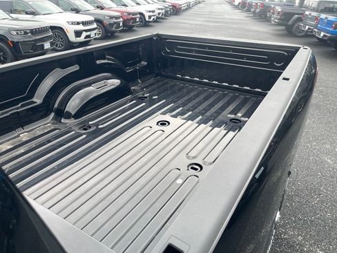 New 2025 RAM 2500 Tradesman AWD/4WD image 17