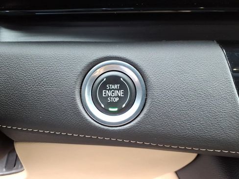 Used 2021 Cadillac Escalade ESV Premium Luxury w/ Performance Package AWD/4WD image 34