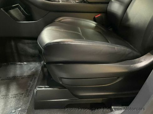 Used 2025 Lincoln Aviator AWD w/ Jet Appearance Package image 9