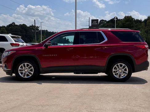 Used 2020 Chevrolet Traverse LT FWD image 11