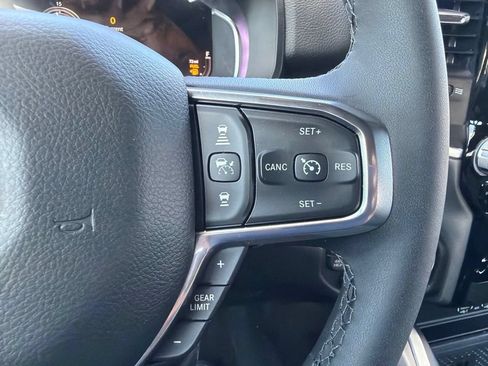 Used 2025 RAM 1500 Big Horn AWD/4WD image 16