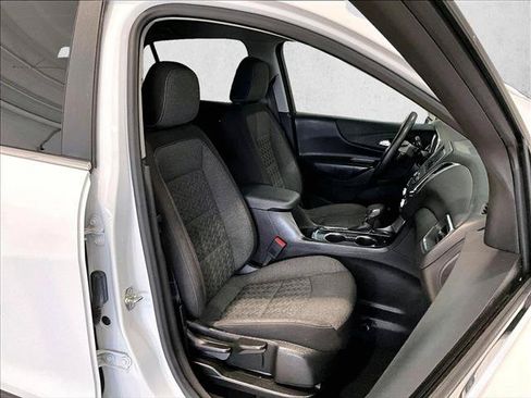 Used 2023 Chevrolet Equinox LT FWD image 9