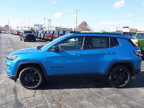 New 2026 Jeep Compass Latitude image 18