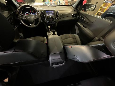 Used 2024 Chevrolet Equinox RS AWD/4WD image 3