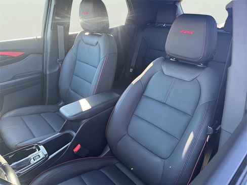 Used 2025 Chevrolet TrailBlazer RS w/ Driver Confidence Package image 11