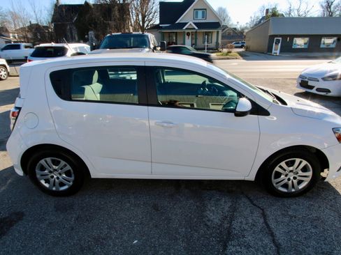 Used 2017 Chevrolet Sonic LT image 7