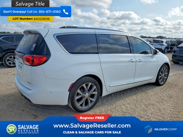 Used 2017 Chrysler Pacifica Limited w/ UConnect Theater Package FWD image 4