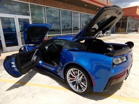 Used 2016 Chevrolet Corvette Z06 w/ 3LZ Preferred Equipment Group RWD image 14