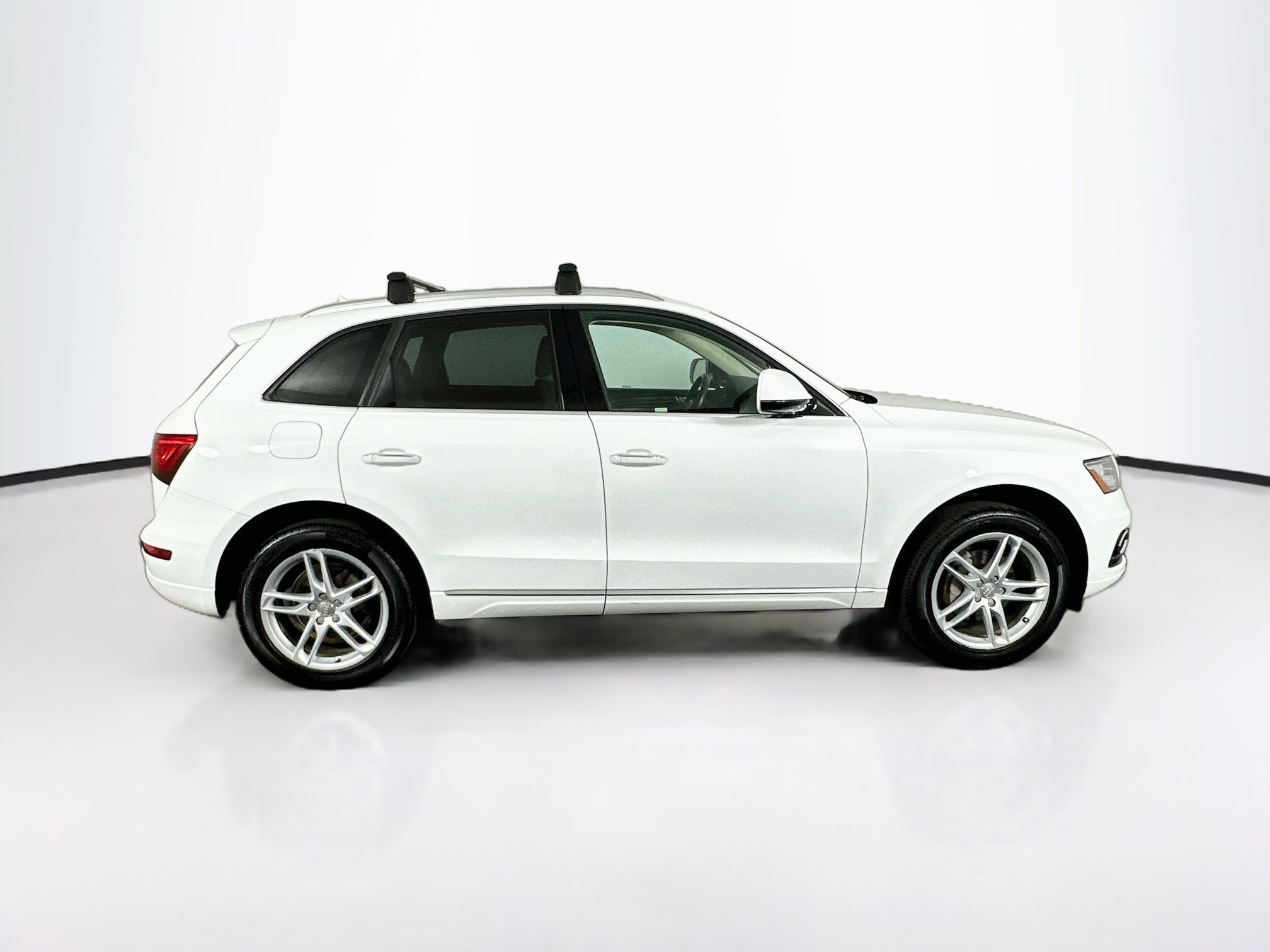 Used 2017 Audi Q5 2.0T Premium Plus w/ Technology Package AWD/4WD image 10