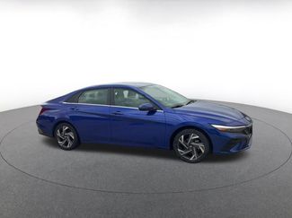 Used 2025 Hyundai Elantra Limited FWD video 2