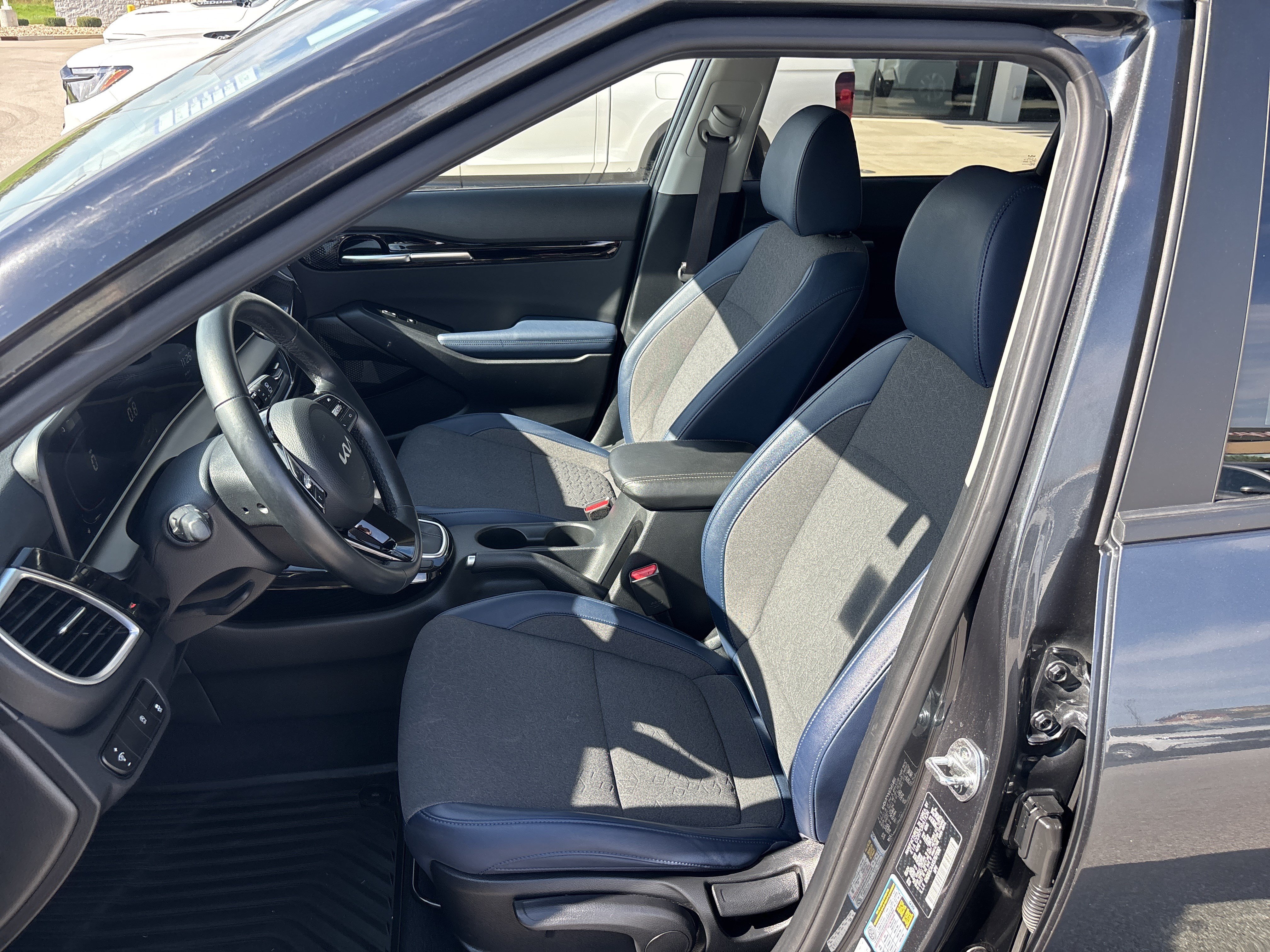 Used 2025 Kia Seltos S AWD/4WD image 10