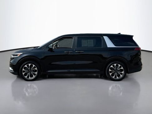 Used 2024 Kia Carnival EX FWD image 4