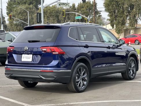 Used 2022 Volkswagen Tiguan SE image 6