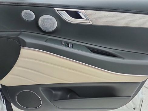Used 2025 Genesis GV80 3.5T Prestige image 24
