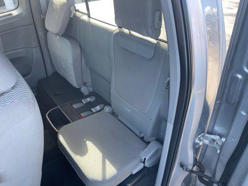 Used 2014 Toyota Tacoma 4x4 Access Cab image 30